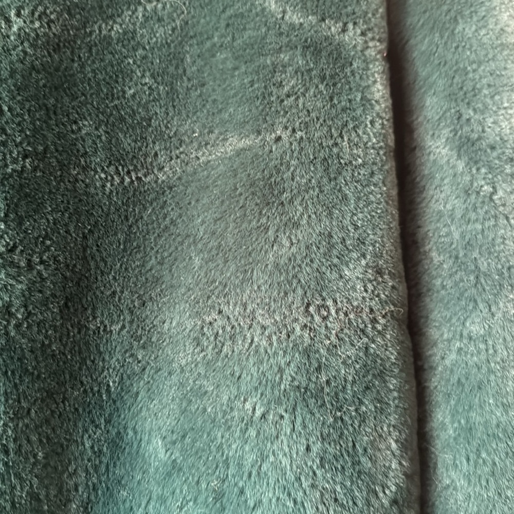 NEVER WORN FUR JACKET FOR WOMEN - Picture 2 of 5